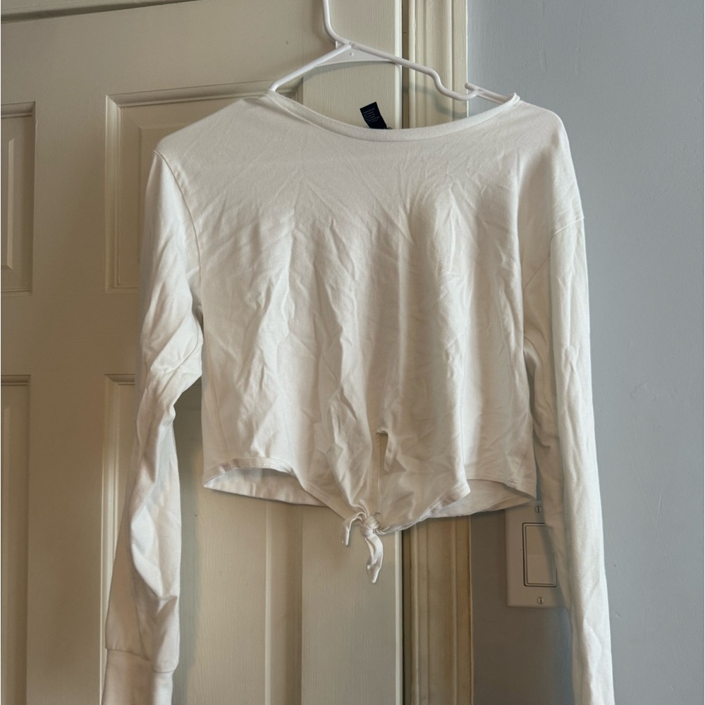 Tie FRONT, white long sleeve